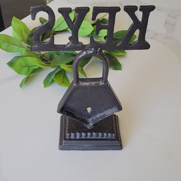 Rustic Keys Rack Home Decor - Picture 5 of 5